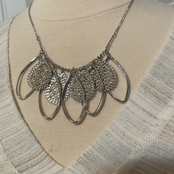 New Silver Magnolia Grace Necklace - Picture 3 of 3
